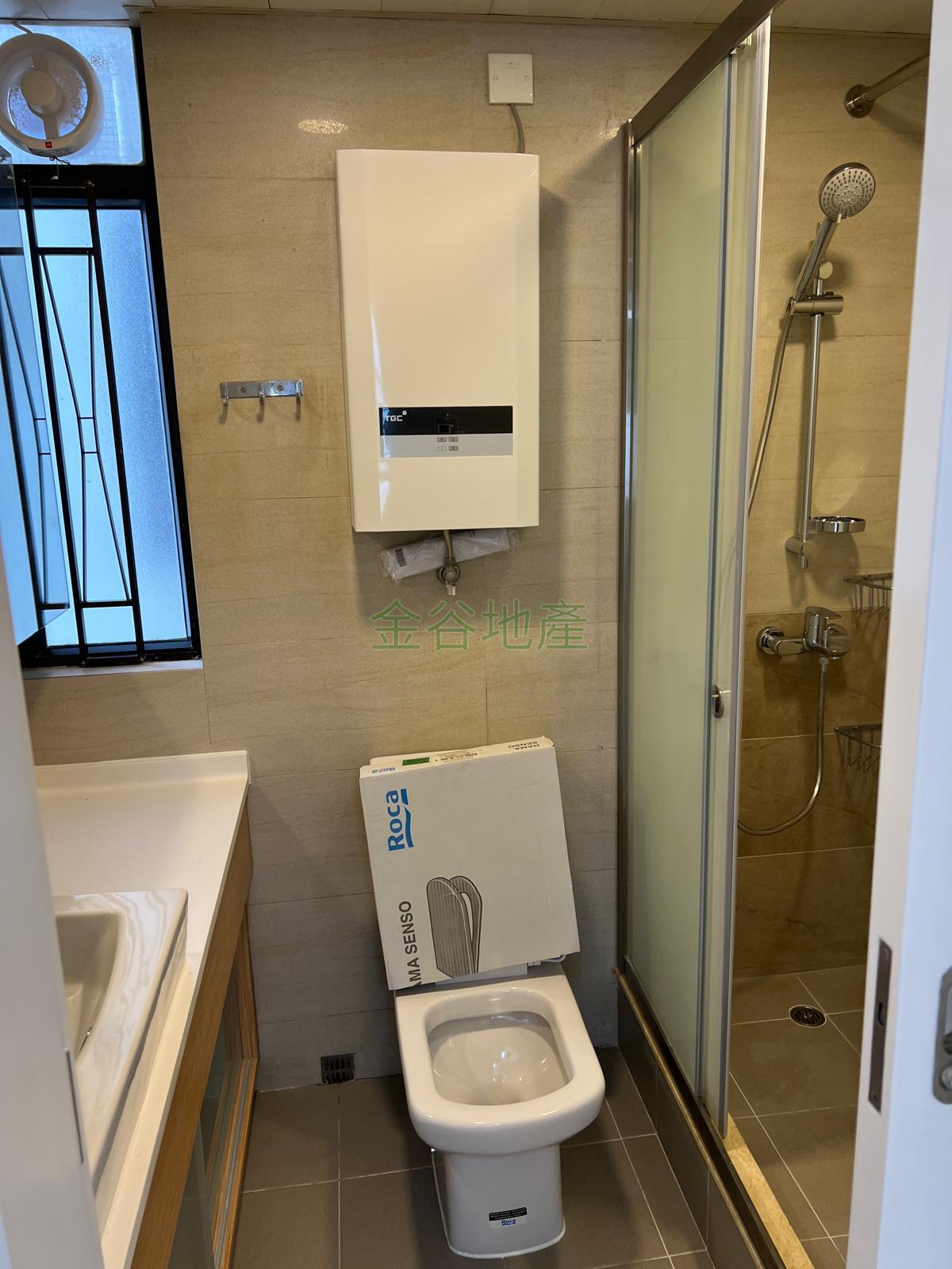 峻峰花園中層3房租23.8K