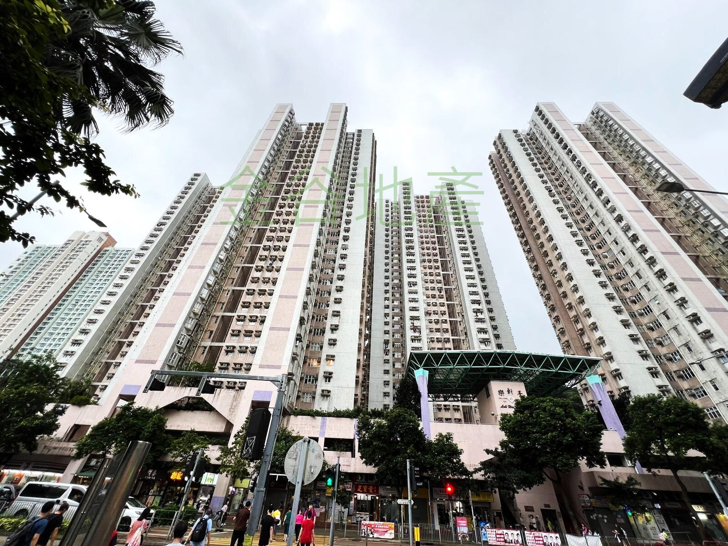 樂軒臺車位售100萬起/租3.2K起