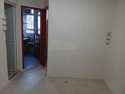 建業大樓連約售240萬