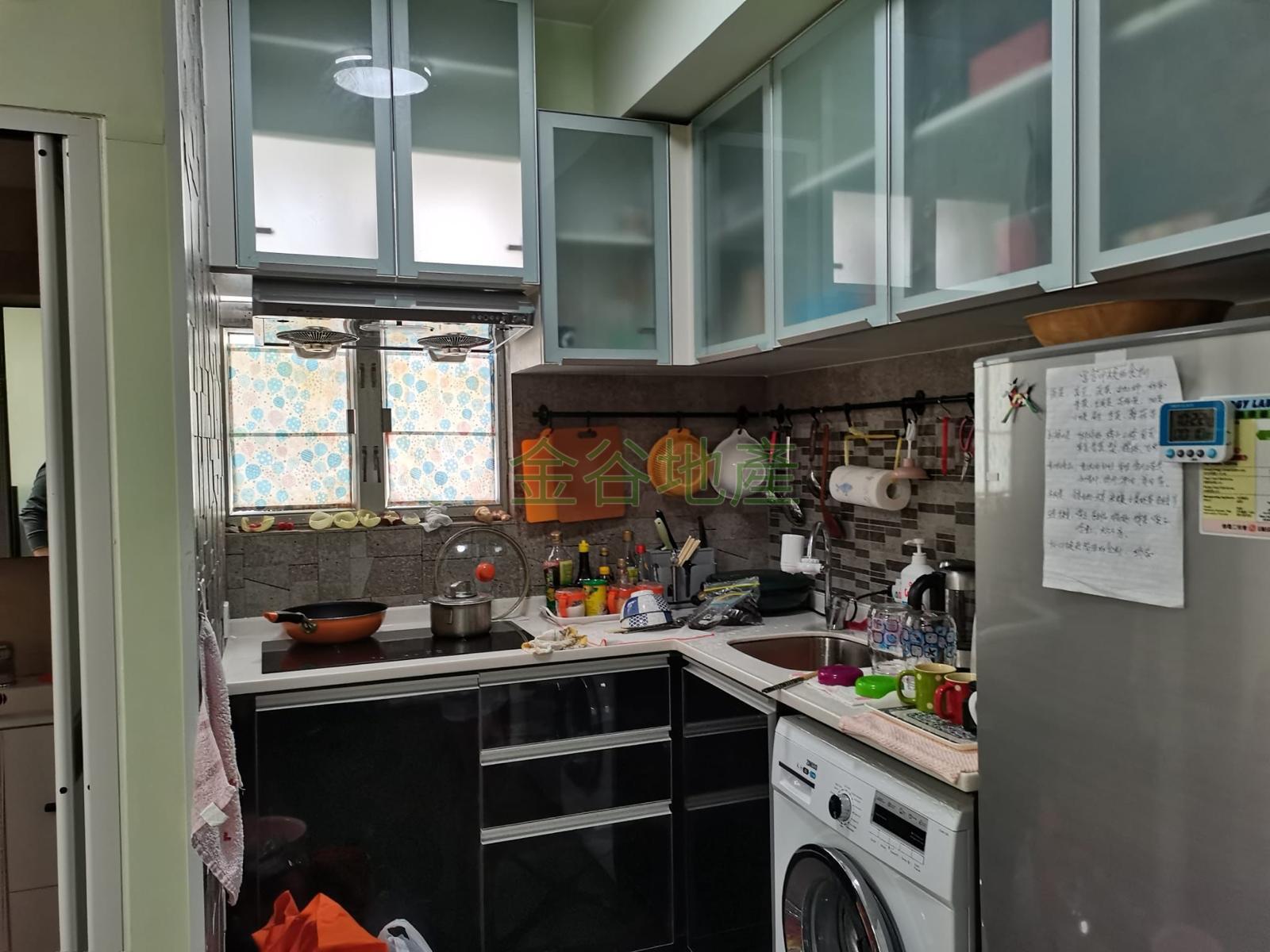 建業大樓售318萬