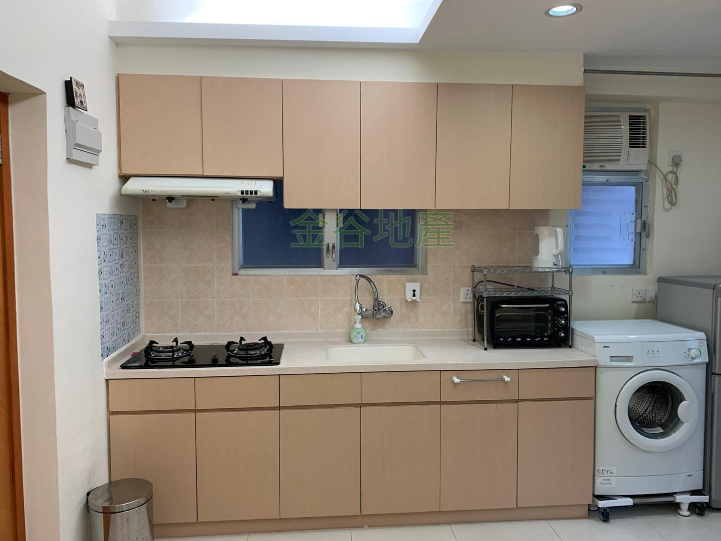 建業大樓售248萬